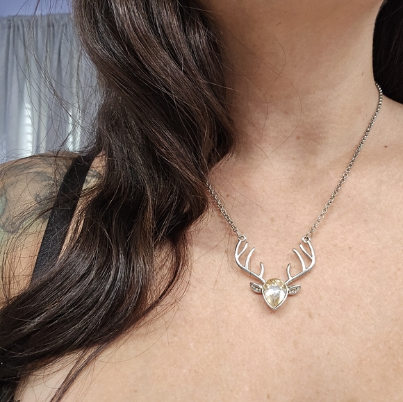 Stag Necklace - Picture 2 of 4